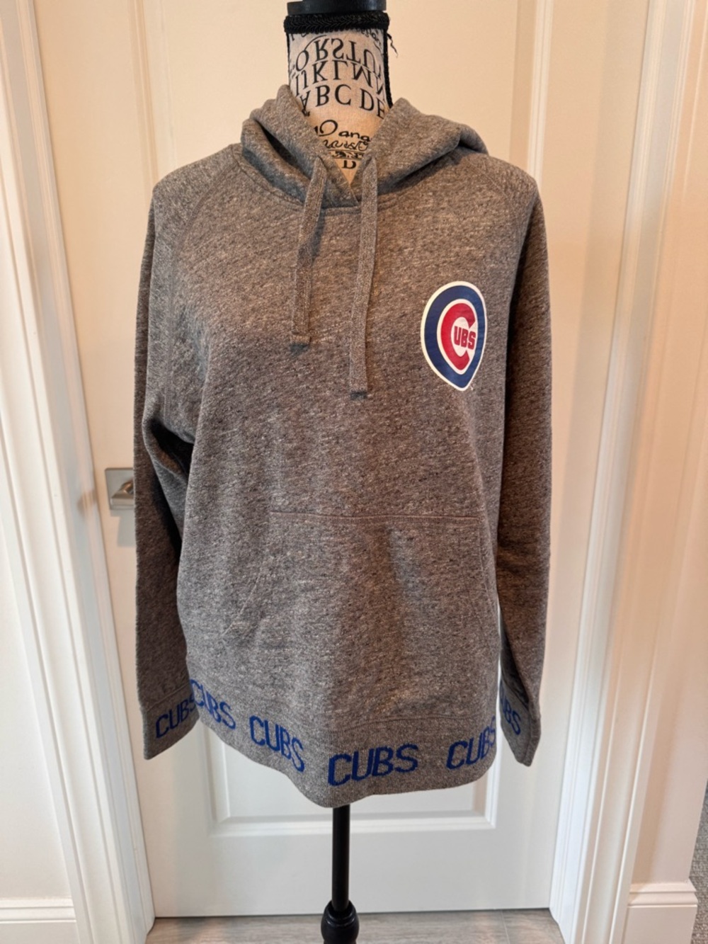 Aerie Tailgate Chicago Cubs Pullover Hoodie – Gray – Size Medium